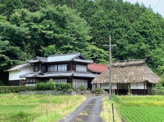 恵那市山岡町上手向　中古戸建住宅　全体写真